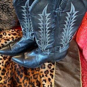 Beautiful  pair of leather Tony Lama boots